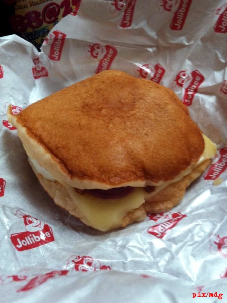 jollibee-pancake-sandwich
